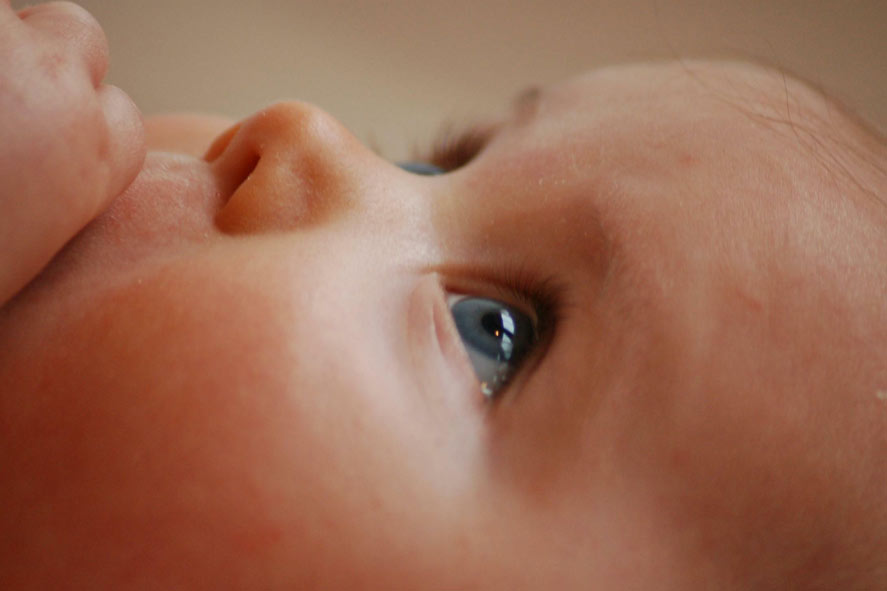 Newborn Vision Birth to a Year | Southern Vitreoretinal Associates